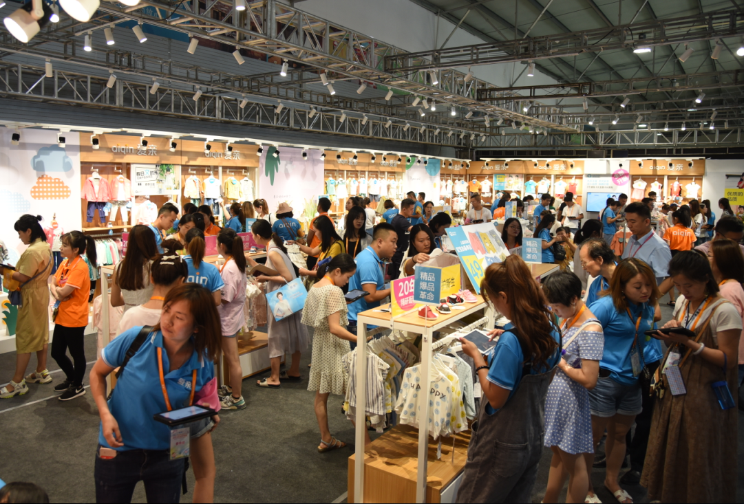 爱亲西安服纺发布会5