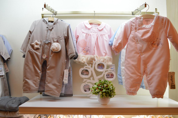 爱亲母婴自主品牌“爱亲贝贝”服装