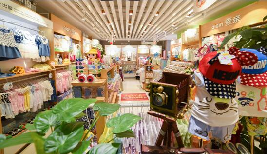 母婴实体店虽受电商影响，但仍处重要地位