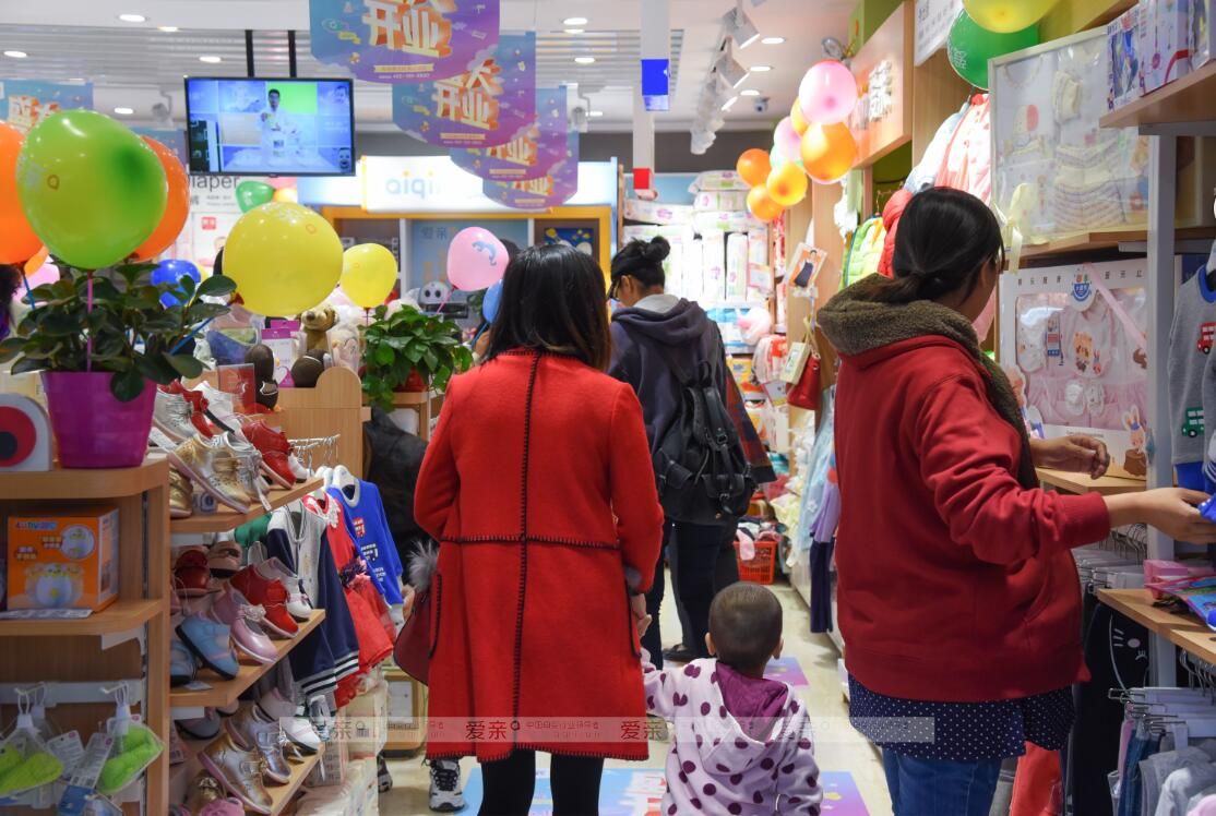 农民工开母婴加盟店,用淳朴换万元月收入
