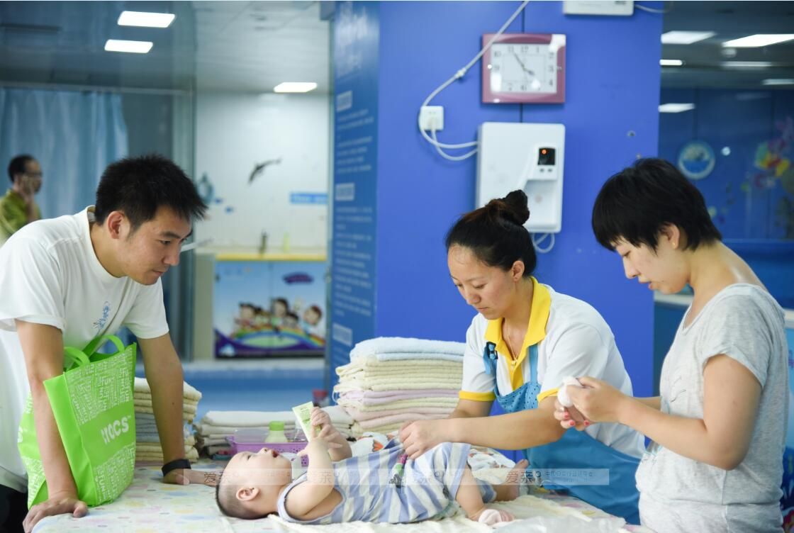 游泳项目逐渐被众多母婴企业所看好，是一攫金的梦幻项目。
