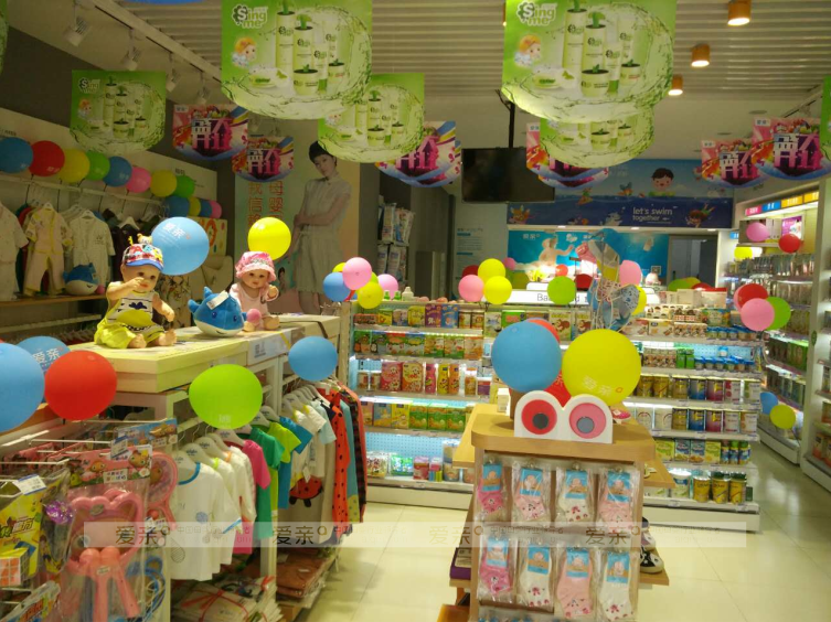 90后混血美女开母婴用品加盟店,不靠颜值靠实力