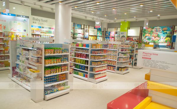 爱亲母婴生活馆店内布置