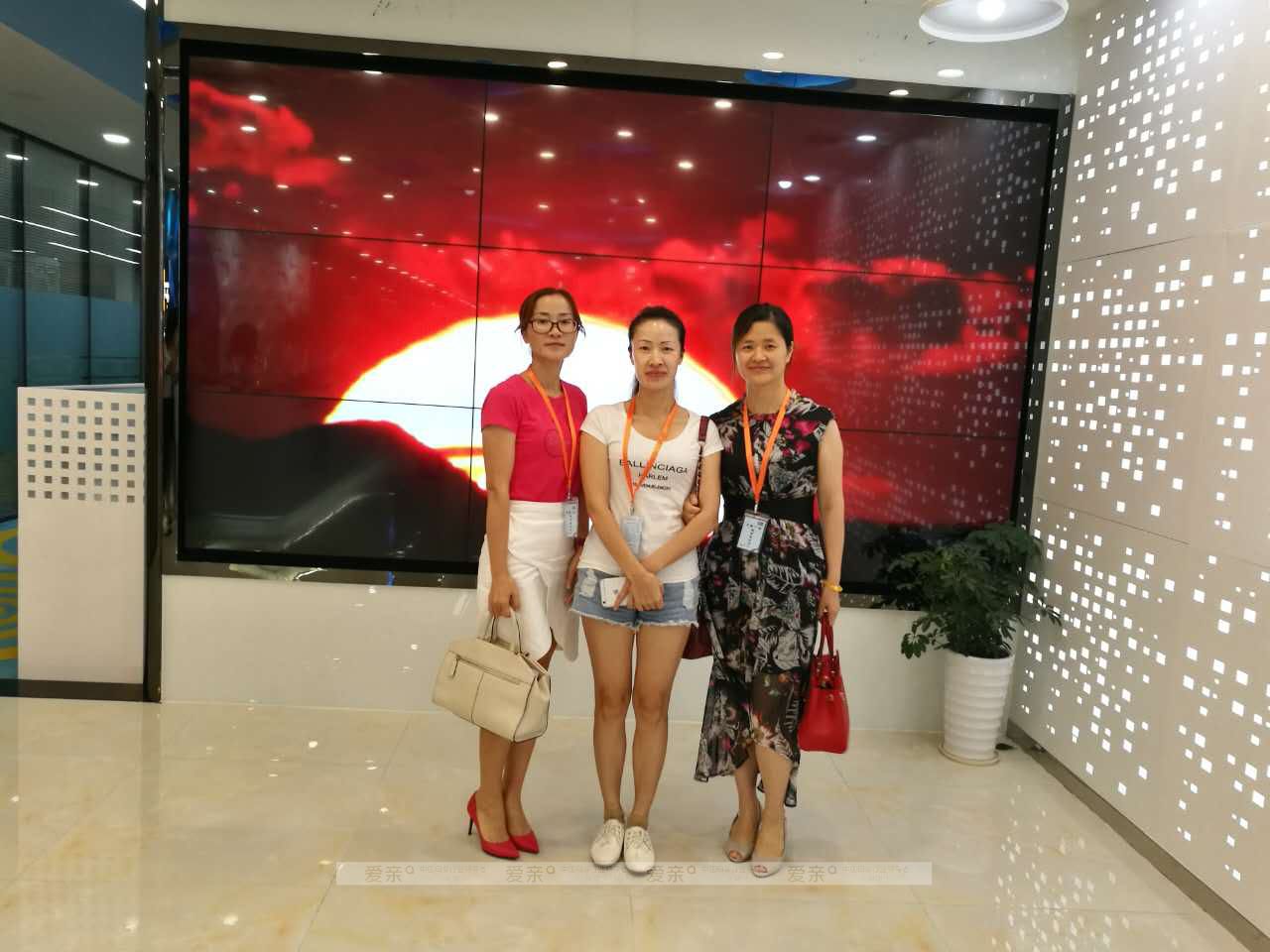 热烈庆祝广西河池蒙女士加盟爱亲母婴！预祝生意兴隆！