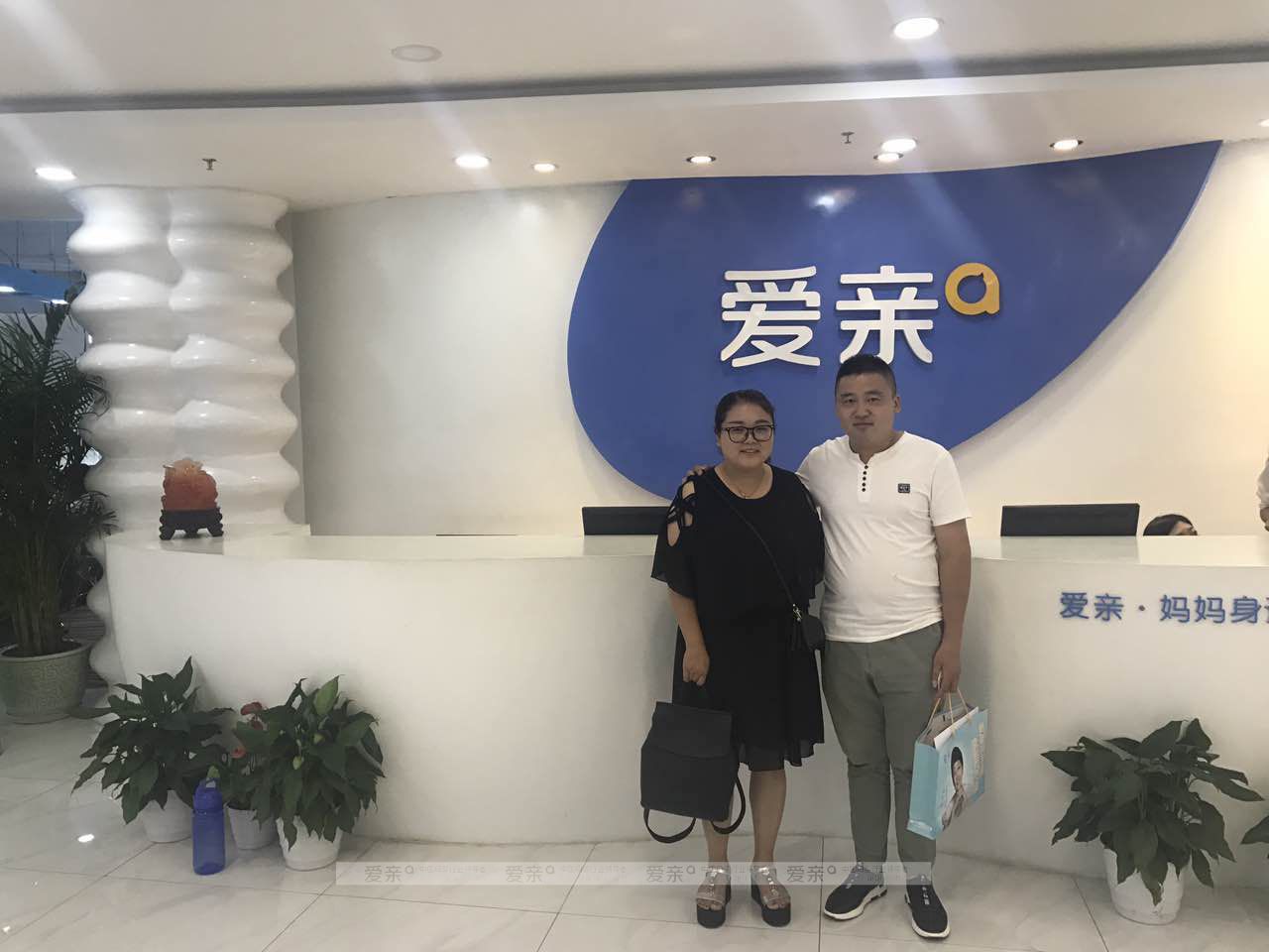 热烈庆祝内蒙古巴彦淖尔吴先生加盟爱亲母婴！预祝生意兴隆！