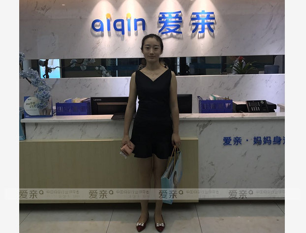  热烈庆祝四川张女士加盟爱亲母婴！预祝生意兴隆！