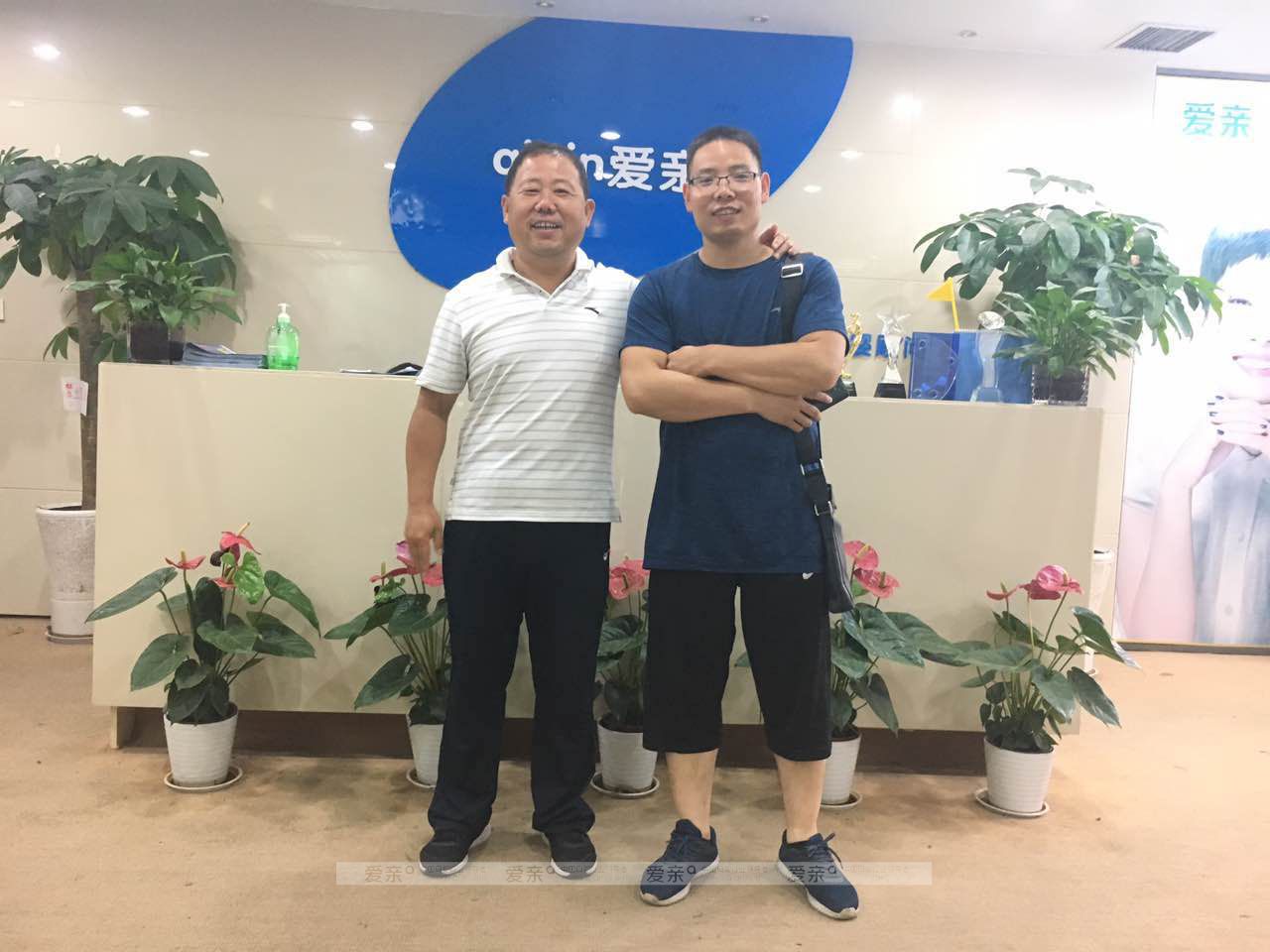 热烈庆祝山西运城李先生加盟爱亲母婴！预祝生意兴隆！