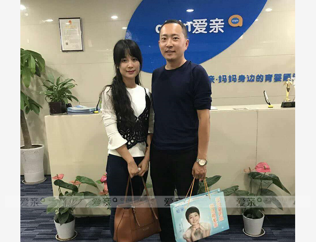 热烈庆祝甘肃兰州李女士加盟爱亲母婴！预祝生意兴隆！