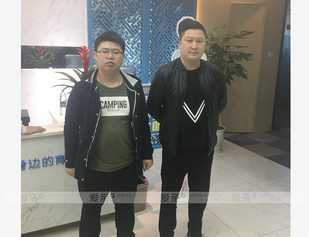 热烈庆祝遂宁李先生加盟爱亲母婴！预祝生意兴隆！