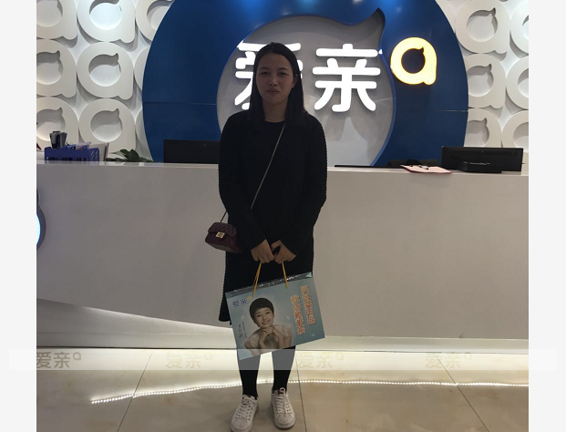 热烈庆祝广州张女士加盟爱亲母婴！预祝生意兴隆！