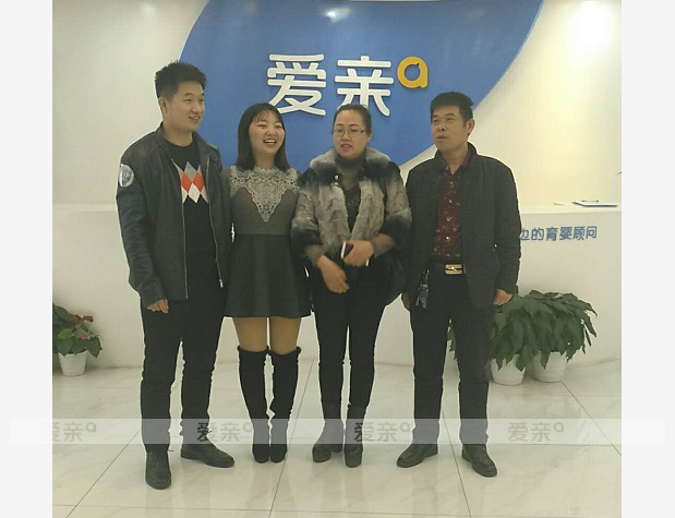 热烈庆祝北京文女士加盟爱亲母婴！预祝生意兴隆！