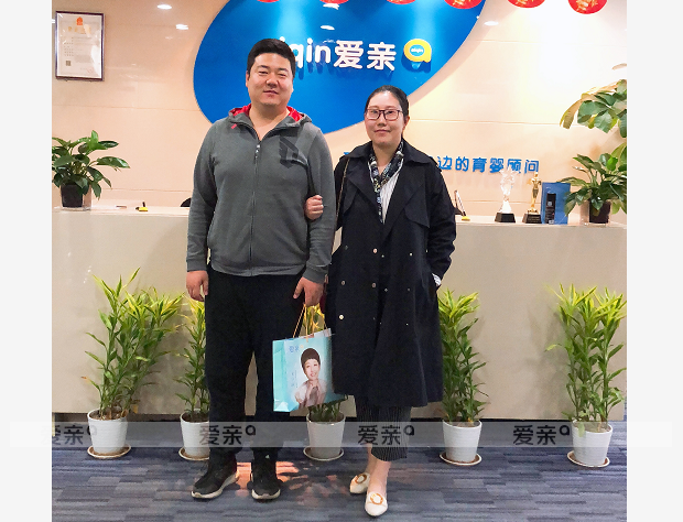 热烈庆祝陕西西安闫女士加盟爱亲母婴！预祝生意兴隆！
