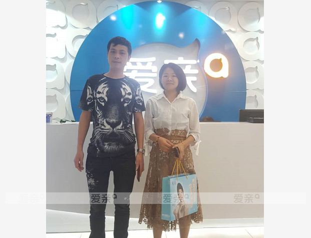 热烈庆祝福建周先生加盟爱亲母婴！预祝生意兴隆！