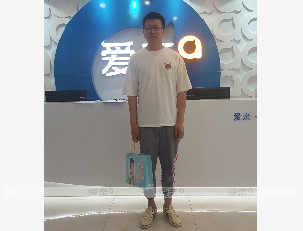 热烈庆祝湖南张先生加盟爱亲母婴！预祝生意兴隆！