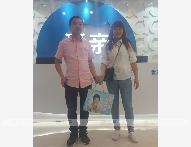 热烈庆祝重庆李先生加盟爱亲母婴！预祝生意兴隆！