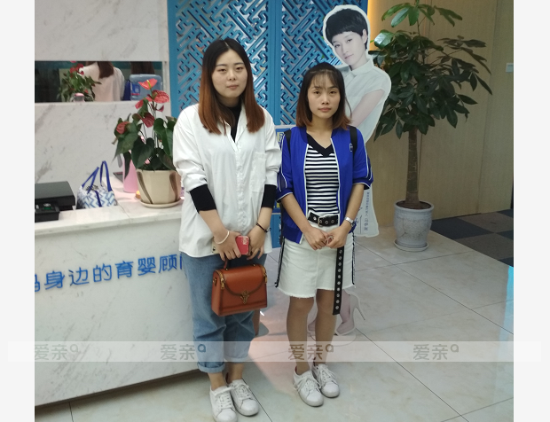 热烈庆祝四川李女士加盟爱亲母婴！预祝生意兴隆！