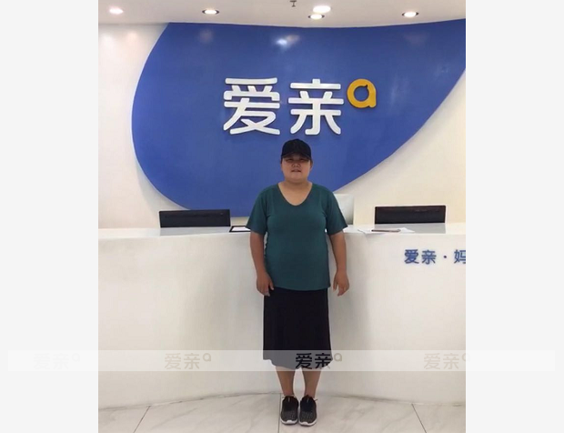 热烈庆祝北京卢女士加盟爱亲母婴！预祝生意兴隆！