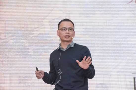 又一城董事长兼CEO蔡总现场分享新零售知识
