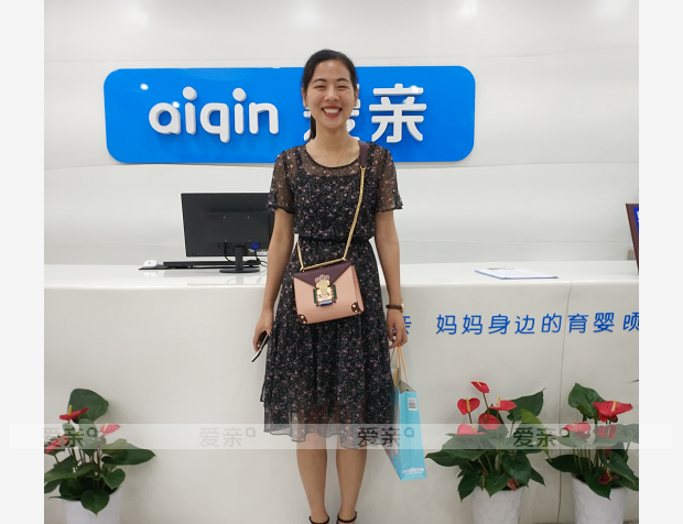 热烈庆祝湖南朱女士加盟爱亲母婴！预祝生意兴隆！