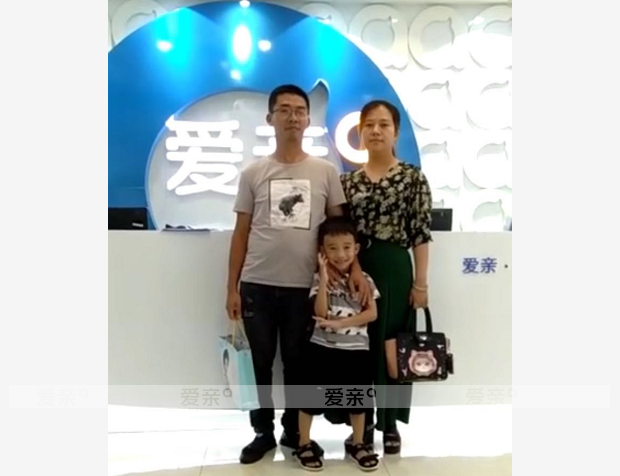 热烈庆祝广东蔡先生加盟爱亲母婴！预祝生意兴隆！