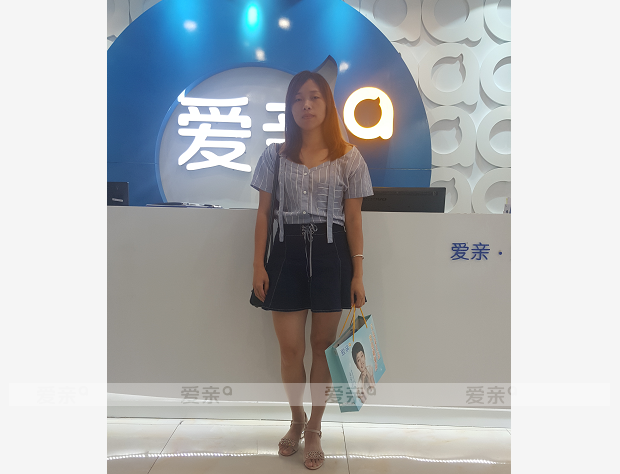 热烈庆祝广西丘女士加盟爱亲母婴！预祝生意兴隆！