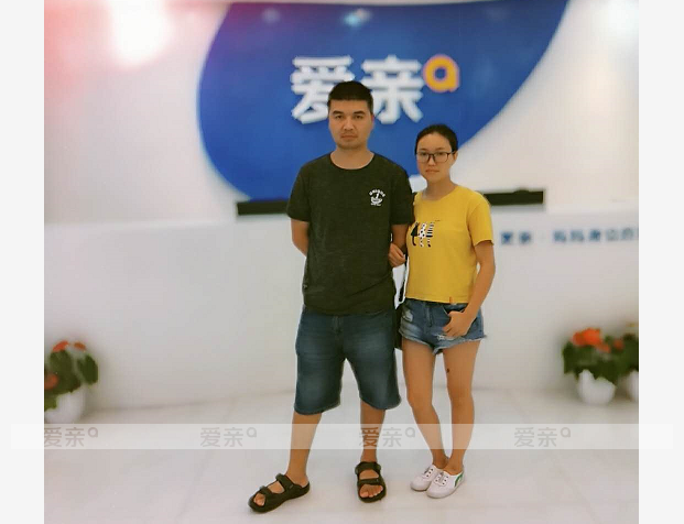 热烈庆祝贵州周女士加盟爱亲母婴！预祝生意兴隆！