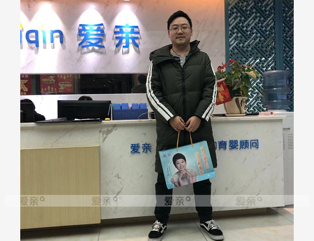 热烈庆祝四川赵先生加盟爱亲母婴！预祝生意兴隆！
