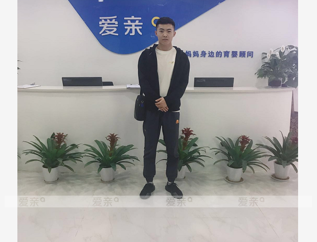 热烈庆祝新疆马先生加盟爱亲母婴！预祝生意兴隆！